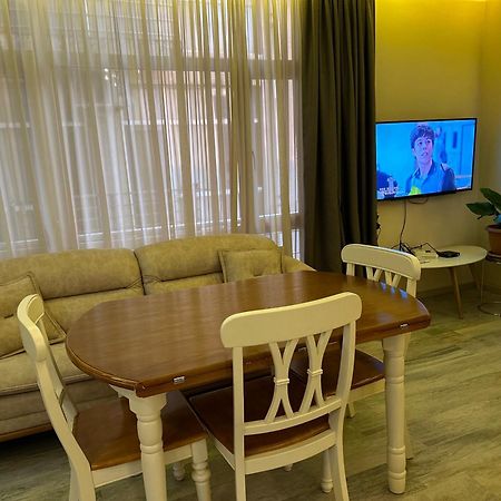 Asmati Apartment 2 Batoumi Extérieur photo